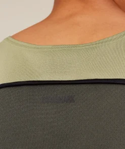 Arrival Contrast Tank
