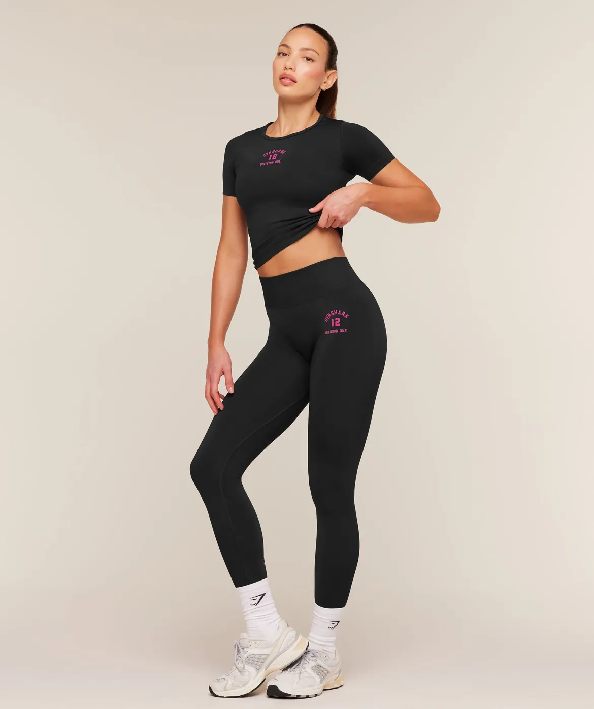 Everyday Seamless Graphic Short Sleeve Top