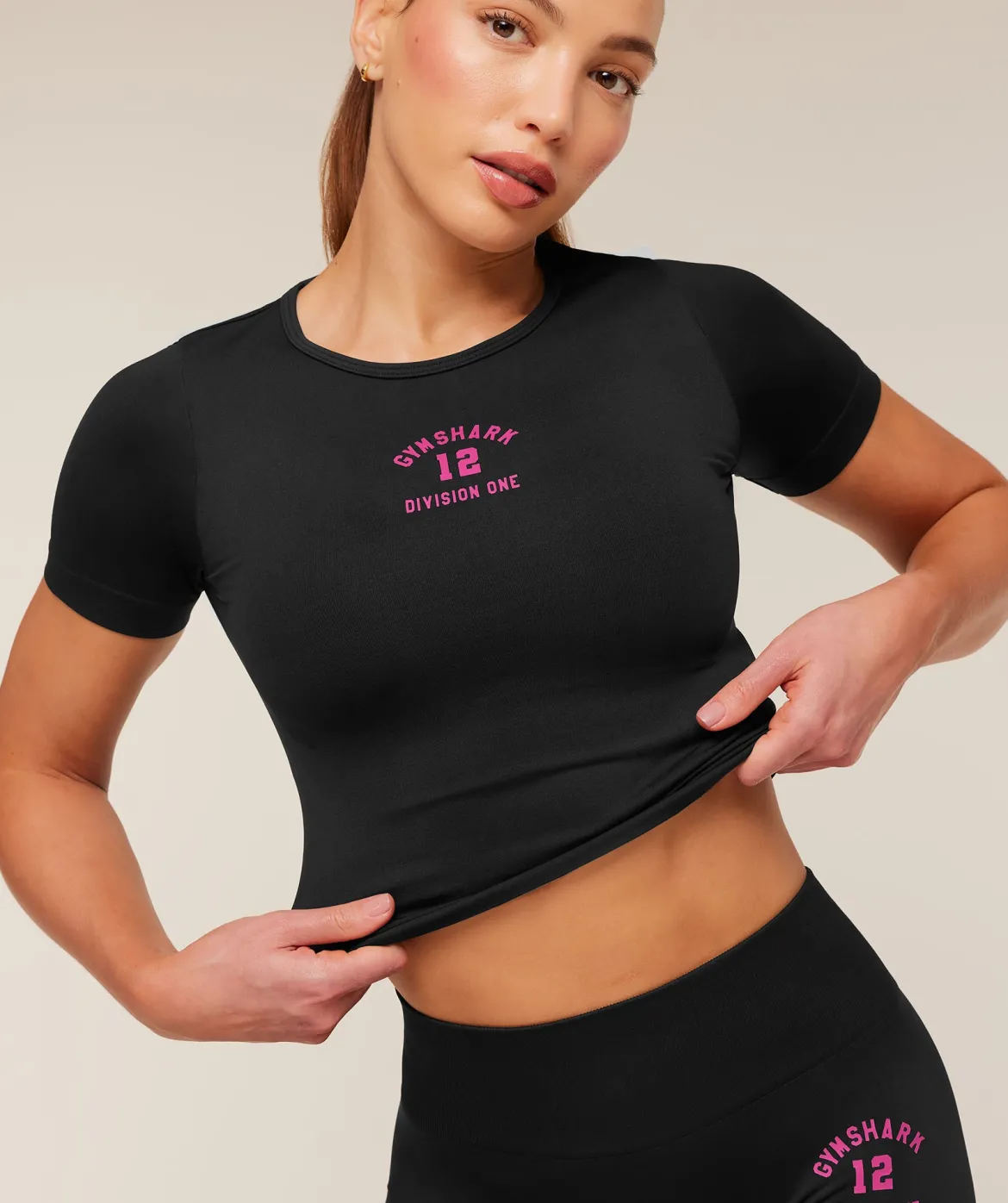 Everyday Seamless Graphic Short Sleeve Top