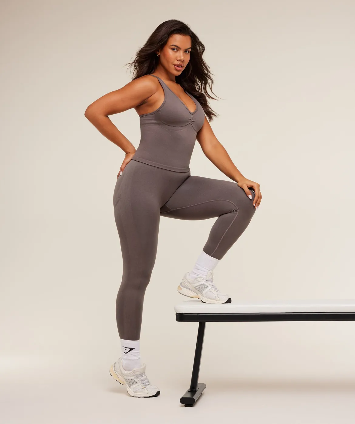 Lift Seamless Tank with Shelf