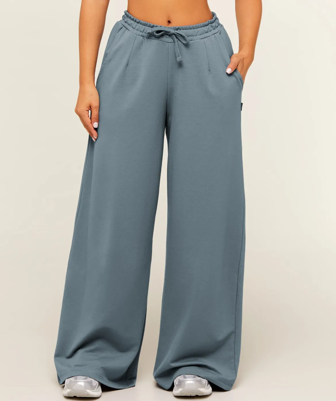 Lightweight Wide Leg Pant Short